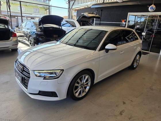 AUDI A3 1.4 TFSI SEDAN AMBIENTE 16V FLEX 4P TIPTRONIC AUDI A3 1.4 TFSI SEDAN AMBIENTE 16V FLEX 4P TIPTRONIC